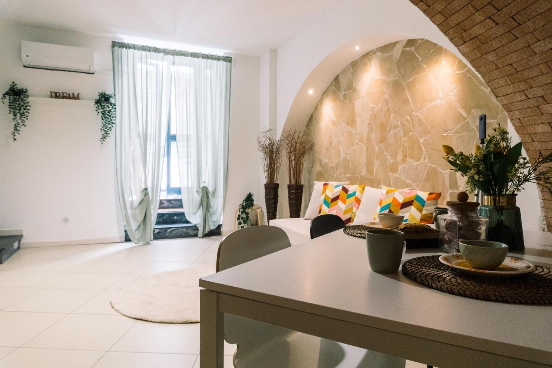 Апартаменты Dante House - By Holiday In The Ct Катания Экстерьер фото